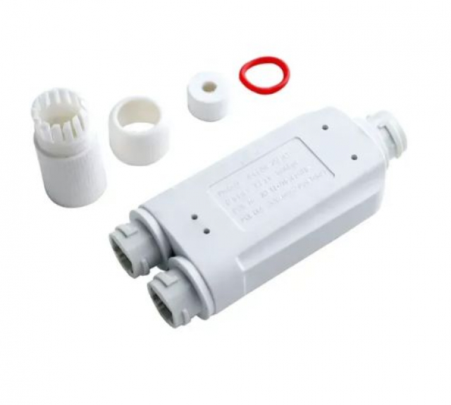 PoE-розширювач UTex UT-B3A IP68 ( Вхід -1 PoE порт / Вихід- 2 PoE порти 10/100Mbps, до 250м, до 30Вт на 2 порти, габарити 155х45х22мм)