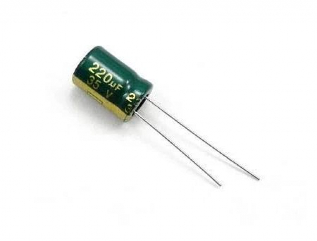 Конденсатор електролітичний 220mF 35V